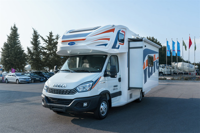 亚特尊领STpro(4.5t)房车